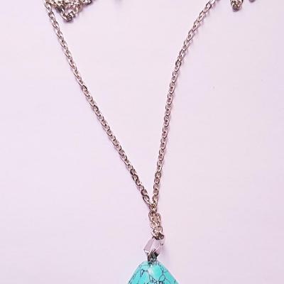 COLLIER PENDULE HOWLITE TURQUOISE